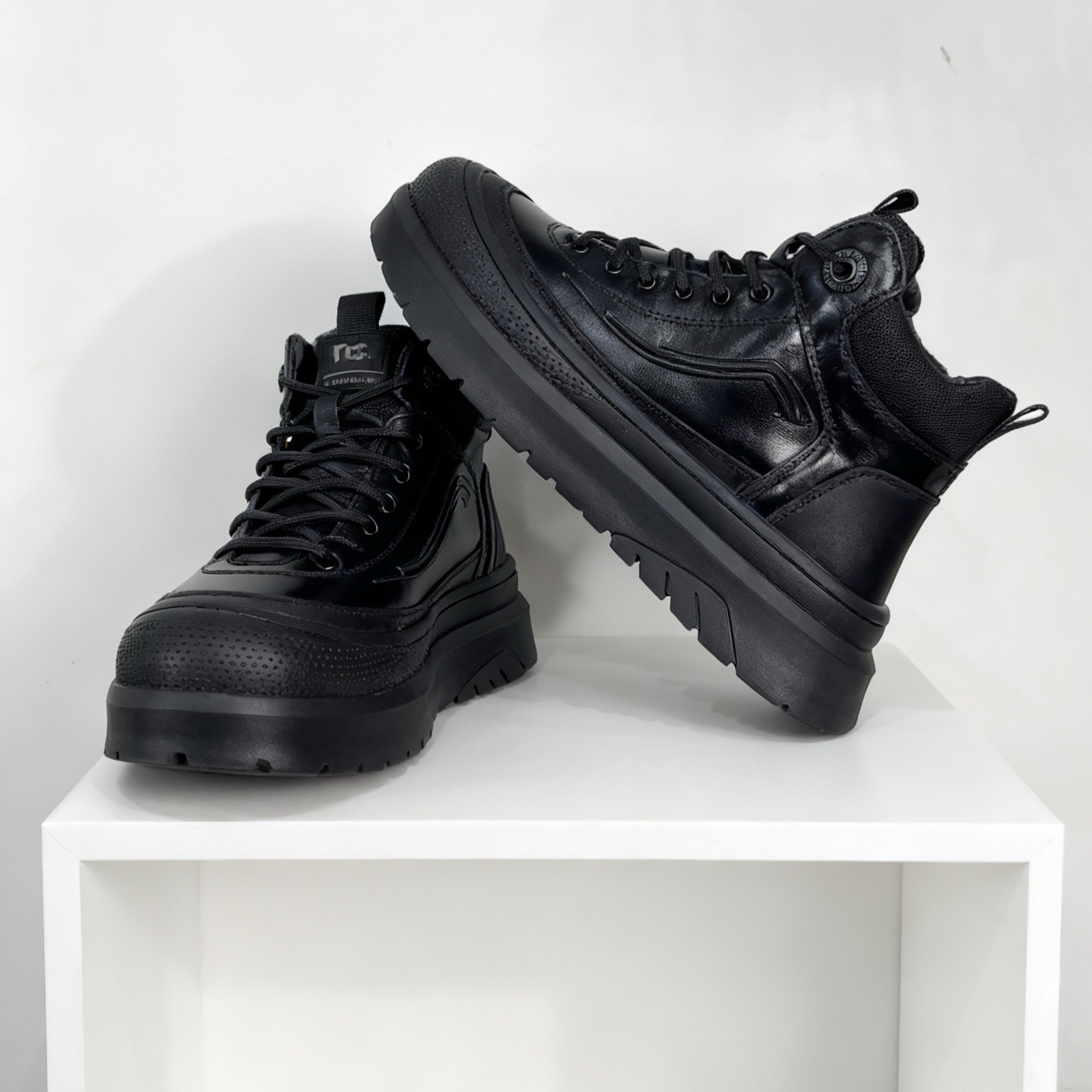 羊皮毛一体真皮东北大棉靴通勤休闲皮鞋马丁靴纯色商务风高帮棉鞋