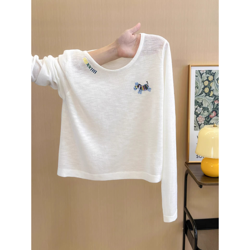 芯娇晴小马刺绣白色冰丝针织防晒t恤女夏季宽松微透罩衫薄纱上衣