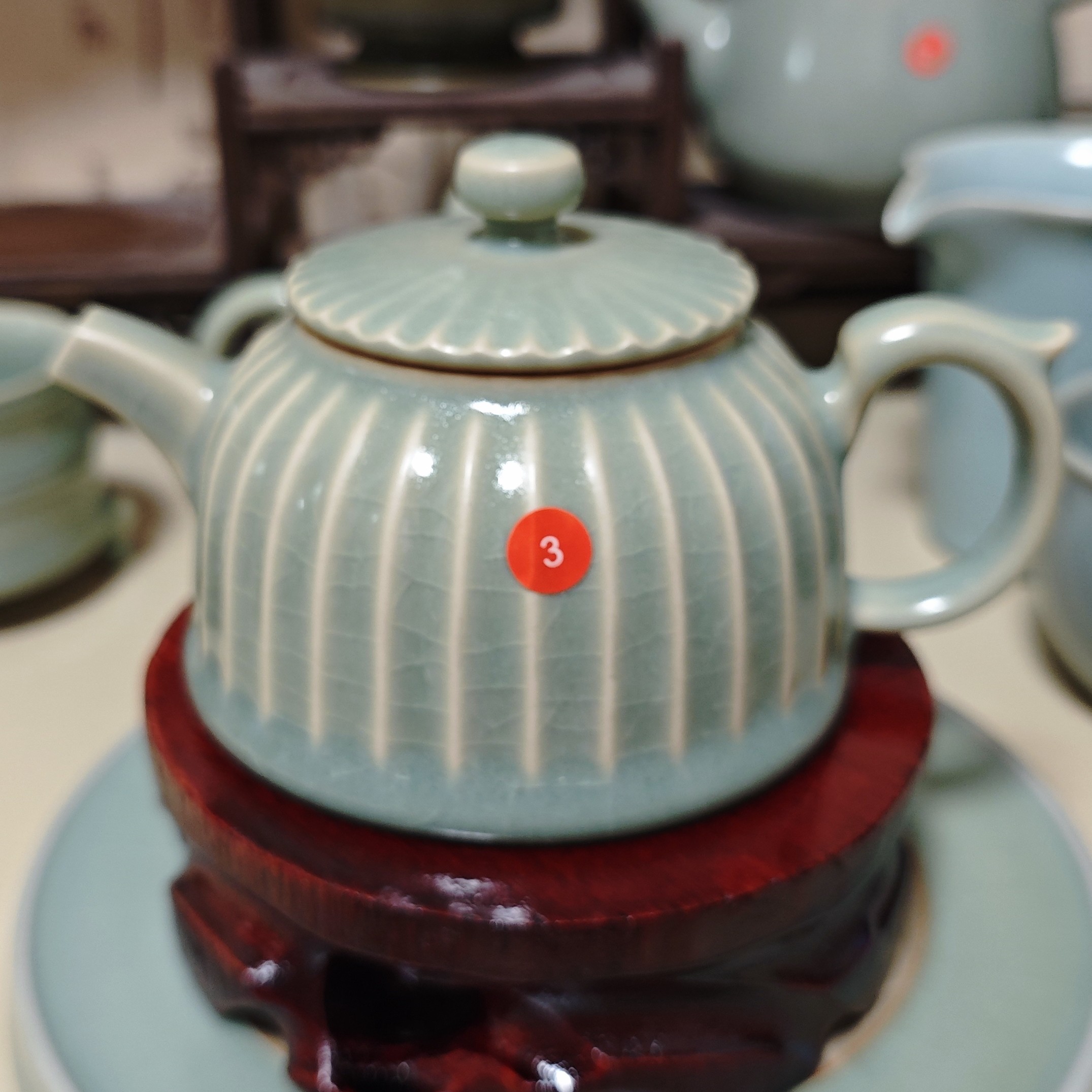 汝瓷仿古青绿釉 菊瓣壶