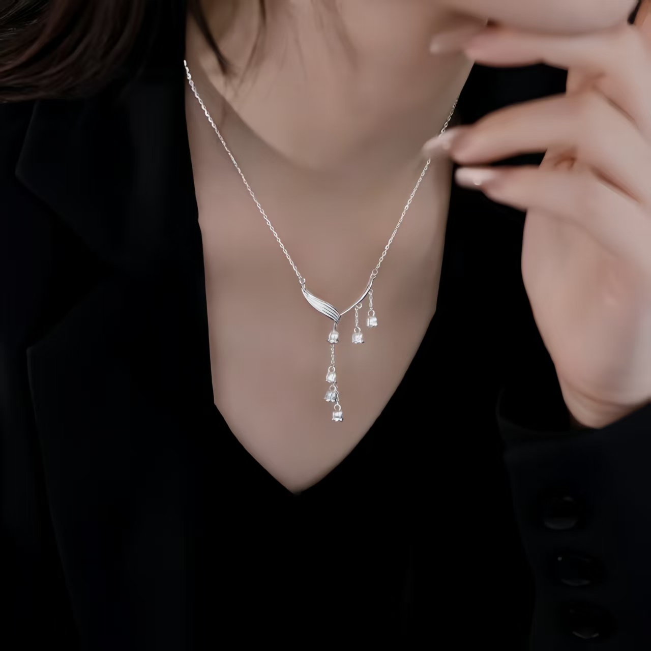 坠链均足银 银铃兰花吊坠流苏eidi项链女款精致百搭ins小众锁骨链