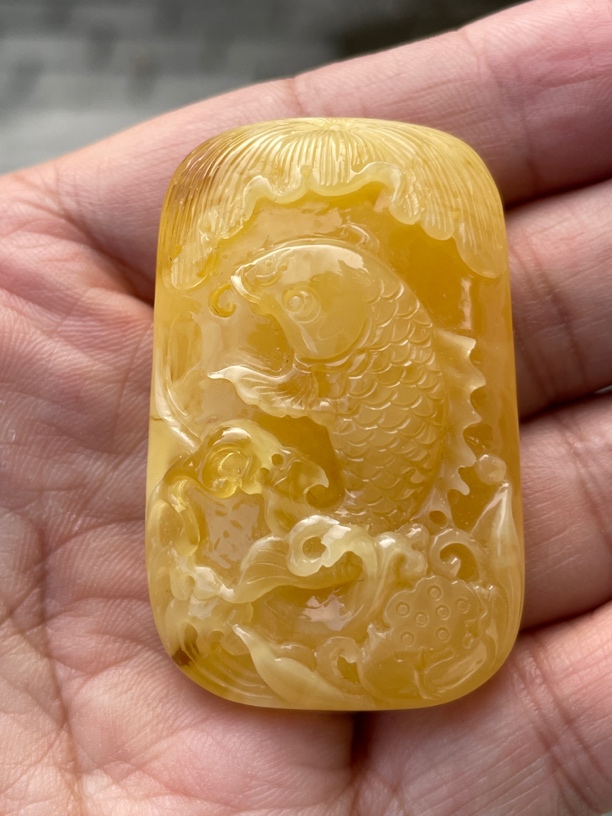 蜜蜡吊坠鱼牌15.6g36.2/17.2/14.3㎜蜜蜡配饰