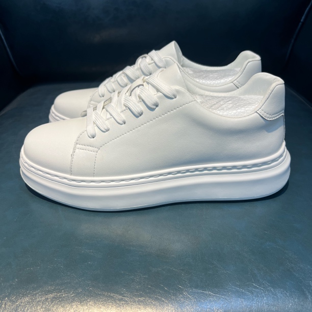 男士极简风小白鞋休闲板鞋四季款鞋子百搭休闲板鞋休闲风潮鞋