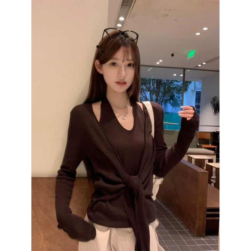 咖色挂脖假两件针织衫女秋季2025韩系绑带长袖内搭显瘦上衣不规则