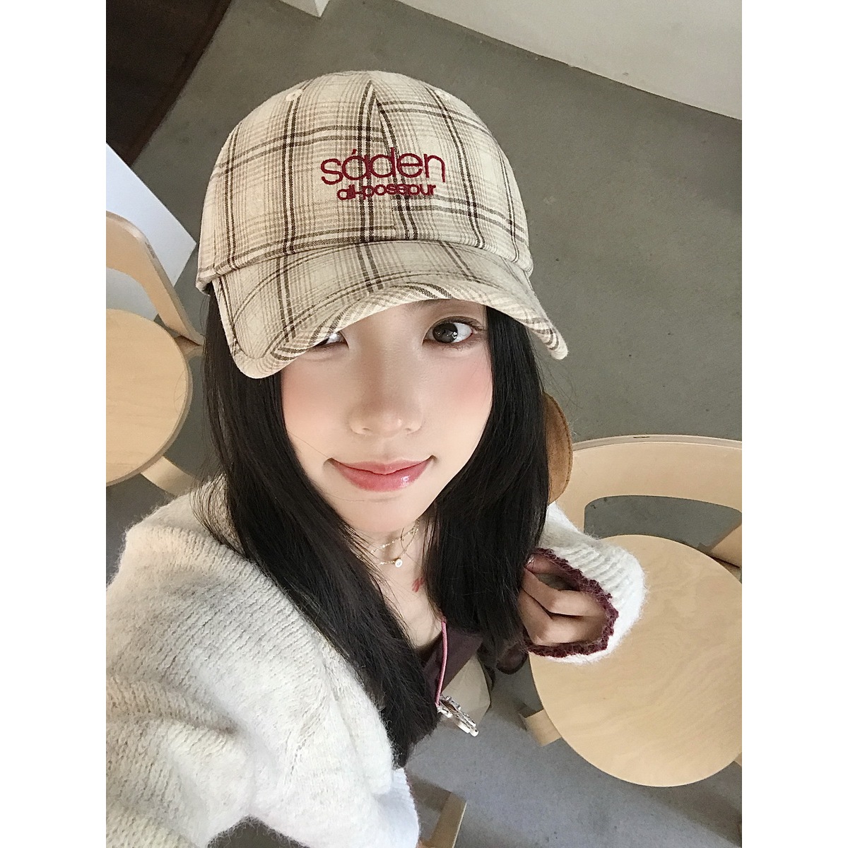 小众格纹棒球帽女软顶宽檐显脸小百搭素颜鸭舌帽