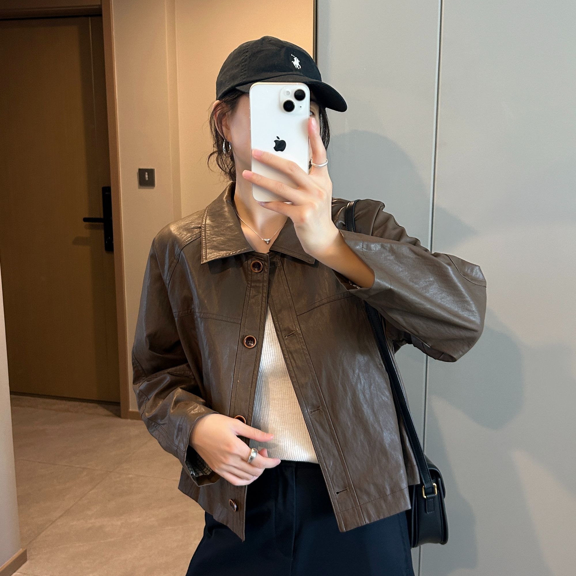 「肌理感 蛋白皮」 TR格纹翻袖帅气皮衣 秋季港风宽松外套夹克Z800