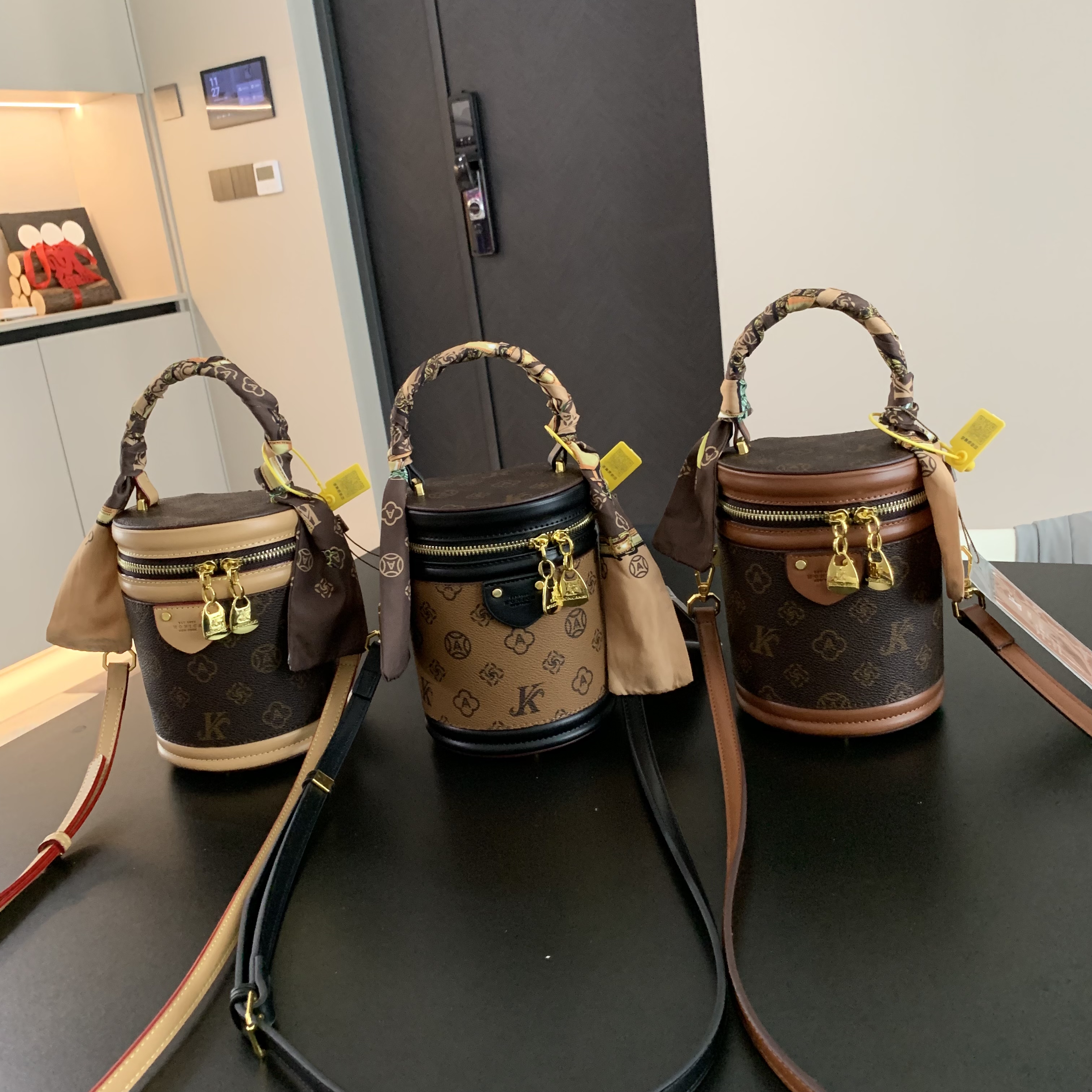 MONICA KIKI/莫妮卡奇奇发财桶包复古轻奢单肩斜挎包-5832