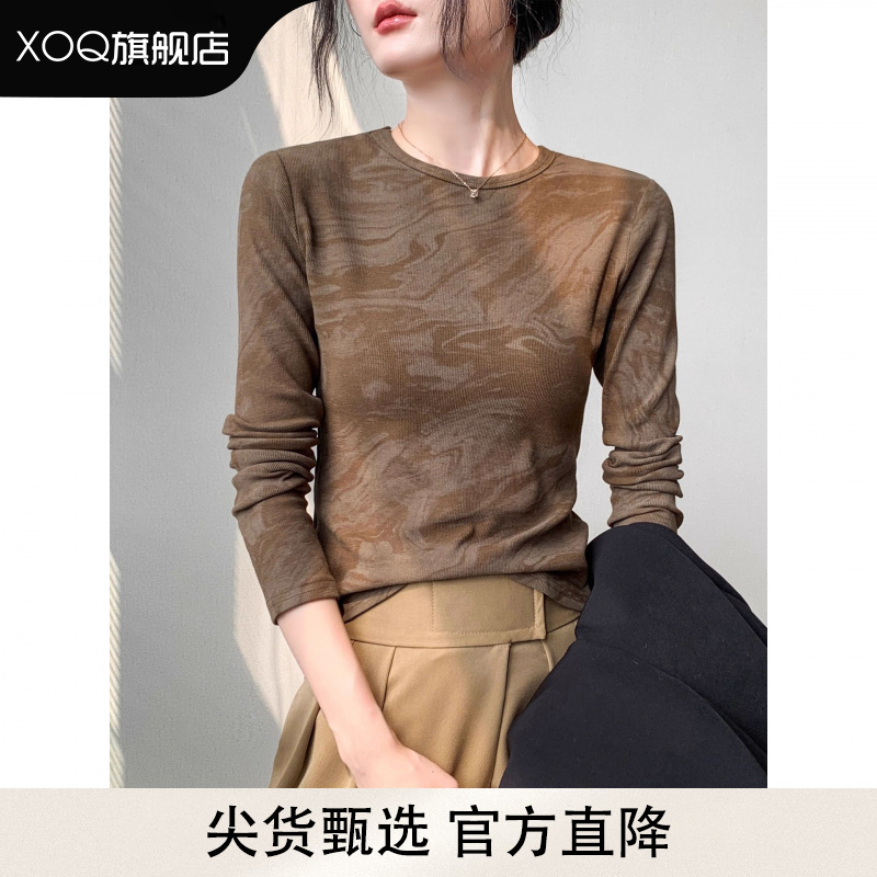 XOQ官方圆领正肩长袖T恤女士2025秋季新款修身扎染打底衫小众内搭