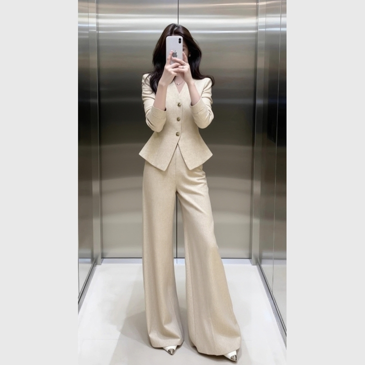 巨好看的冬装一整套高端气质巨好看小香风掐腰米色外套阔腿裤套装