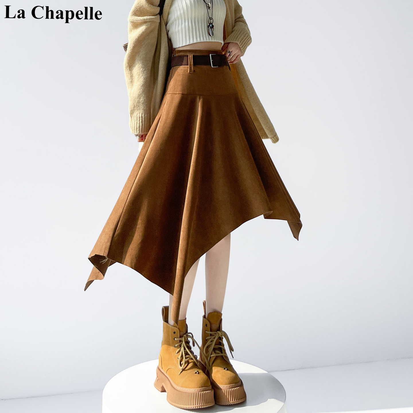 拉夏贝尔复古不规则灯芯绒半身裙女2025秋冬高腰显瘦中长a字伞裙