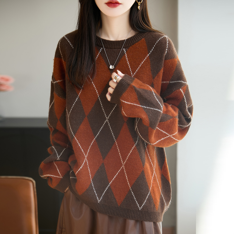 品牌法式复古秋冬拼色菱形格羊毛针织衫女加厚套头毛衣宽松打底