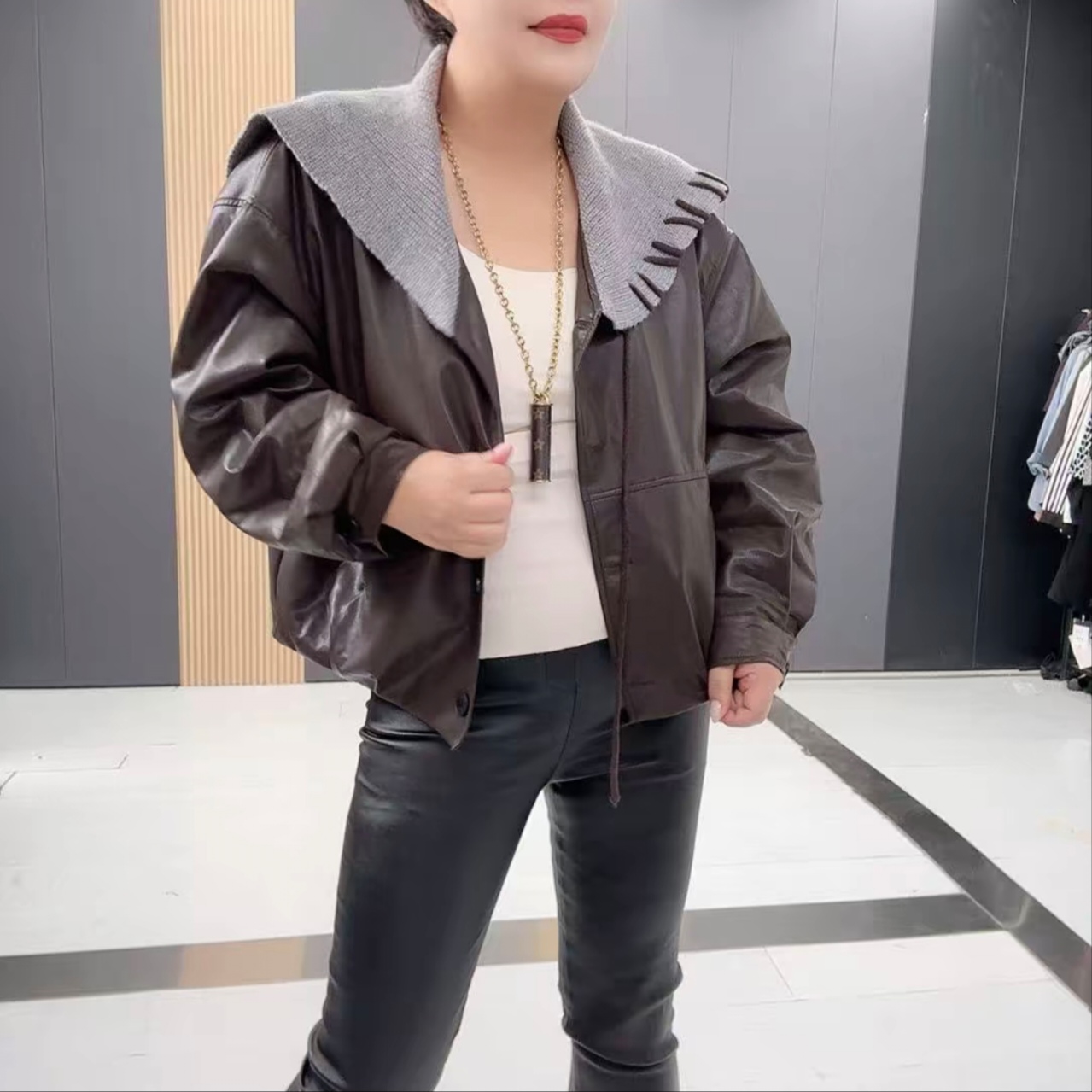 大码女装常规针织海军领时尚工装风短款皮U皮外套宽松6126