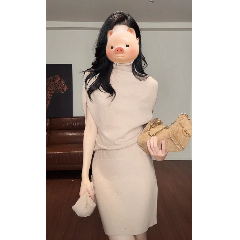 法式高领蝙蝠袖斗篷打底针织连衣裙女秋冬修身显瘦内搭包臀短裙子