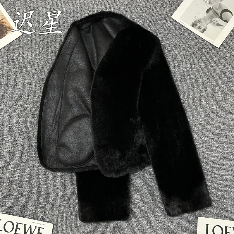 黑色短款独特毛毛外套女2025冬季新款设计感小个子气质超好看上衣
