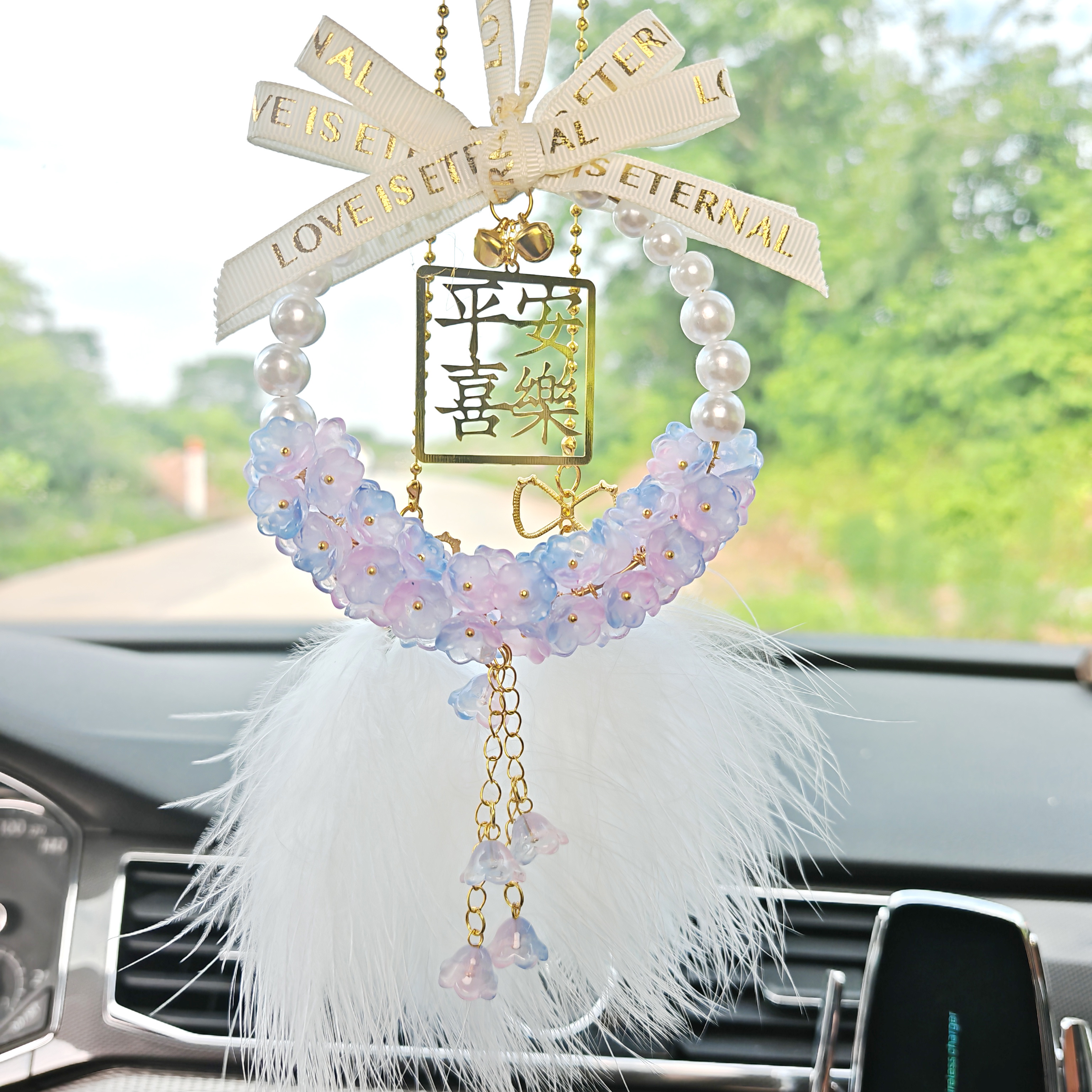 新款网红铃兰花少女汽车内挂件女神轻奢车内铃兰花车挂后视镜挂件