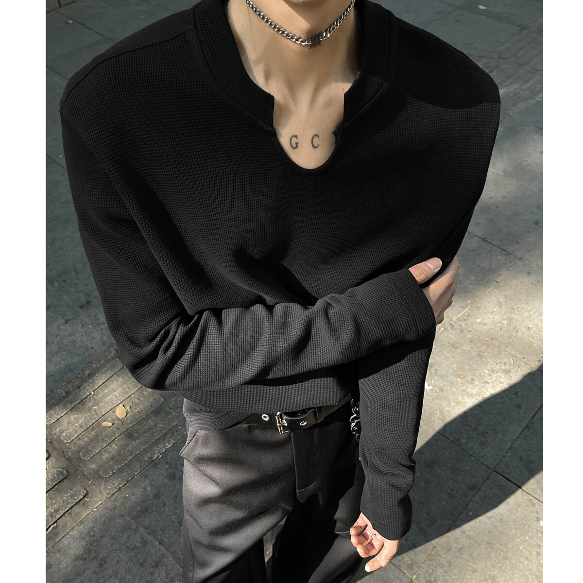 黑色U领华夫格针织打底衫男款cleanfit高级感修身内搭V领长袖t恤