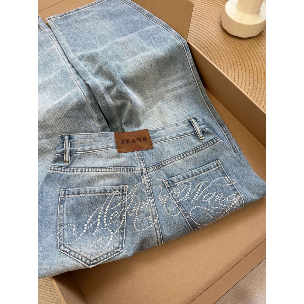 复古浅蓝重工烫钻牛仔裤女2025冬季新款设计感宽松垂感直筒阔腿裤