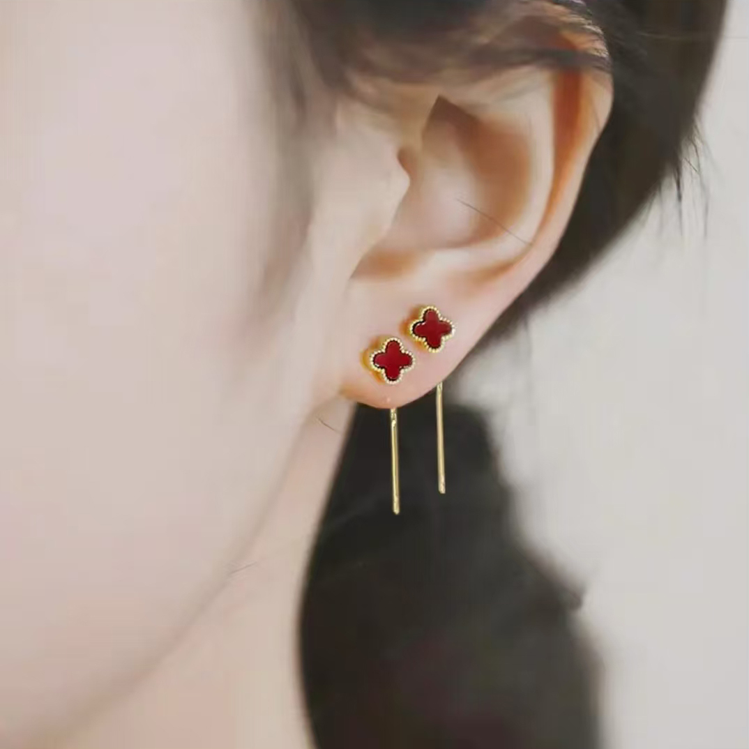 铜合金耳饰 迷你四叶花红色耳线耳环女小众时尚高级气质百搭耳饰