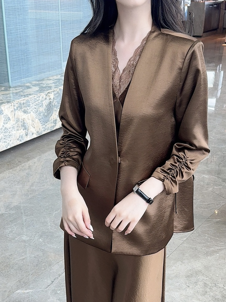 新款缎面九分袖宽松气质通勤大V领女装西装洋气西服外套修身轻奢