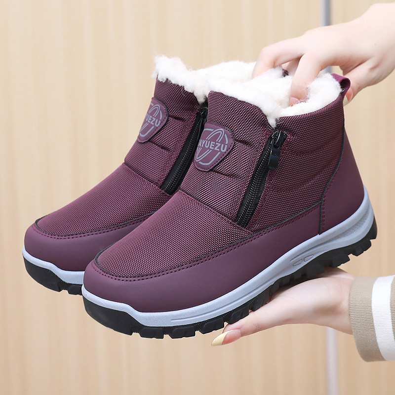 冬季新款户外防寒超厚雪地靴轻便防滑侧拉链绵羊毛外穿防冻妈妈鞋