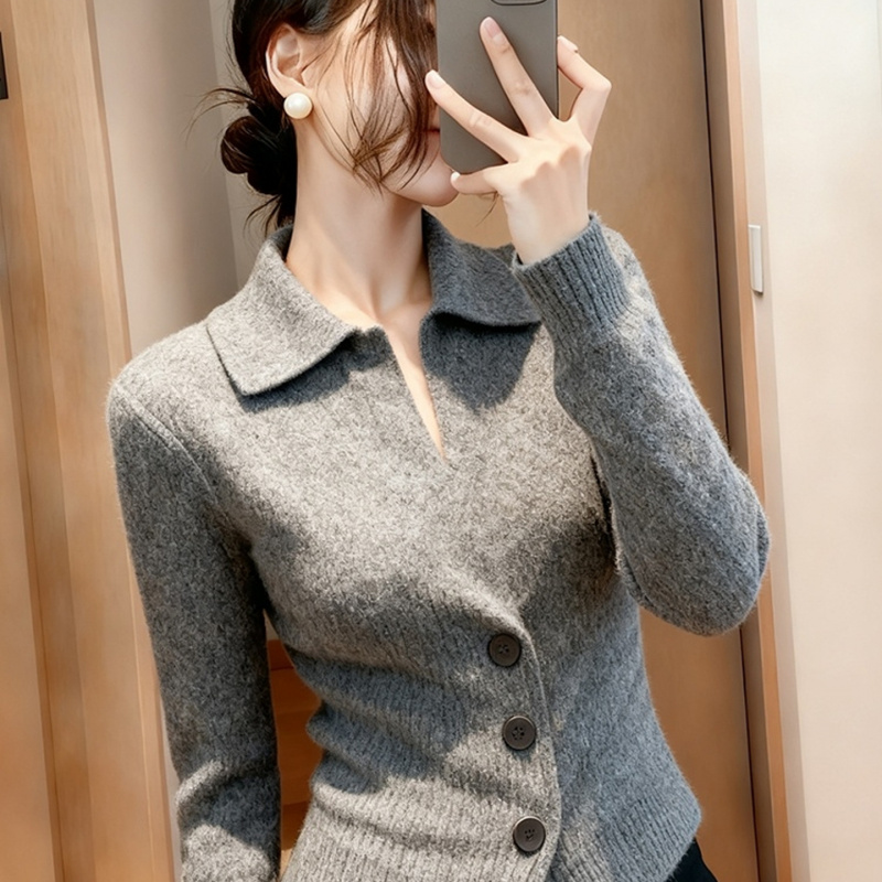 时尚松弛感翻领灰色毛衣女秋季新款修身显瘦百搭高级感针织衫上衣