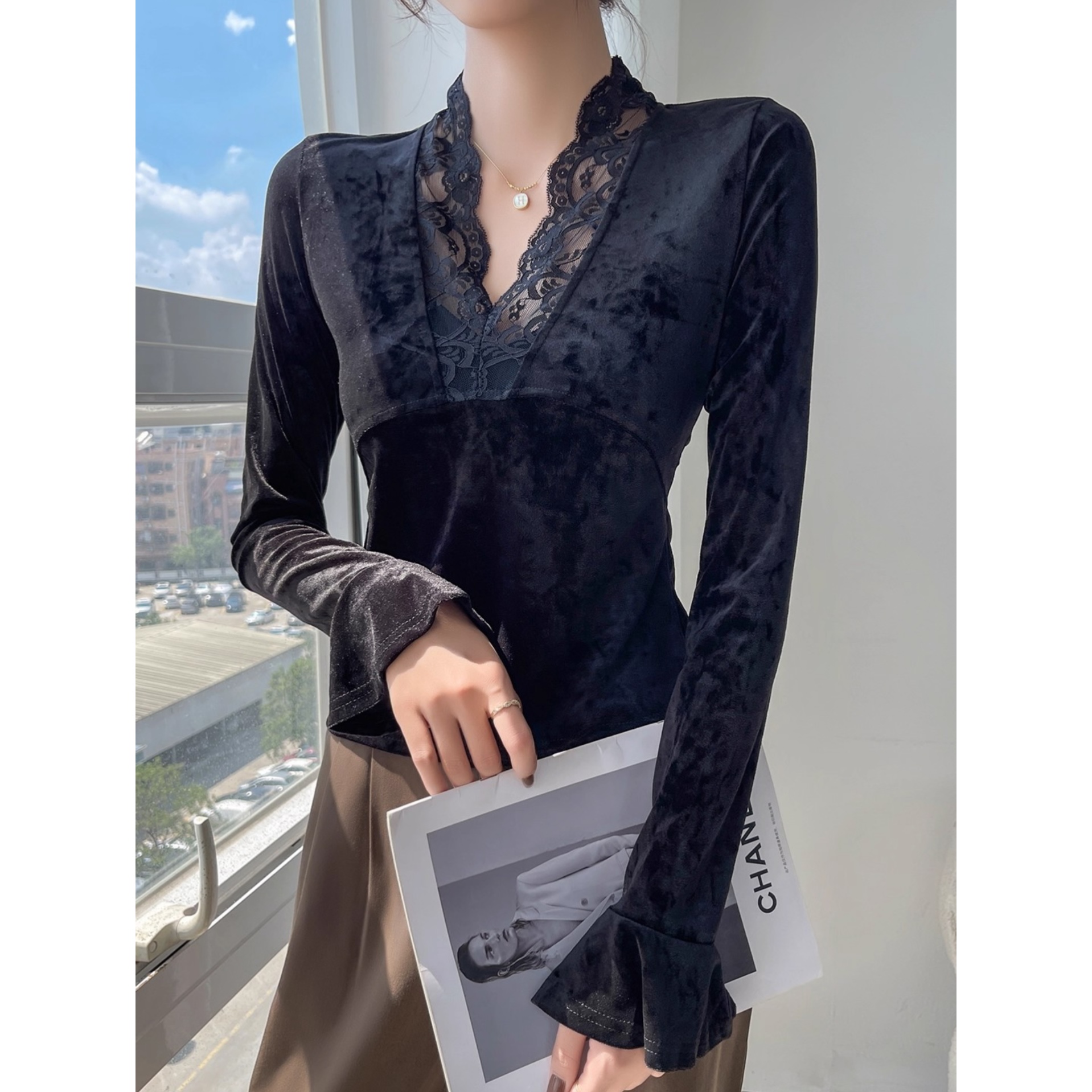 金丝绒v领黑色打底衫女内搭春秋季蕾丝拼接长袖t恤外穿上衣高级感