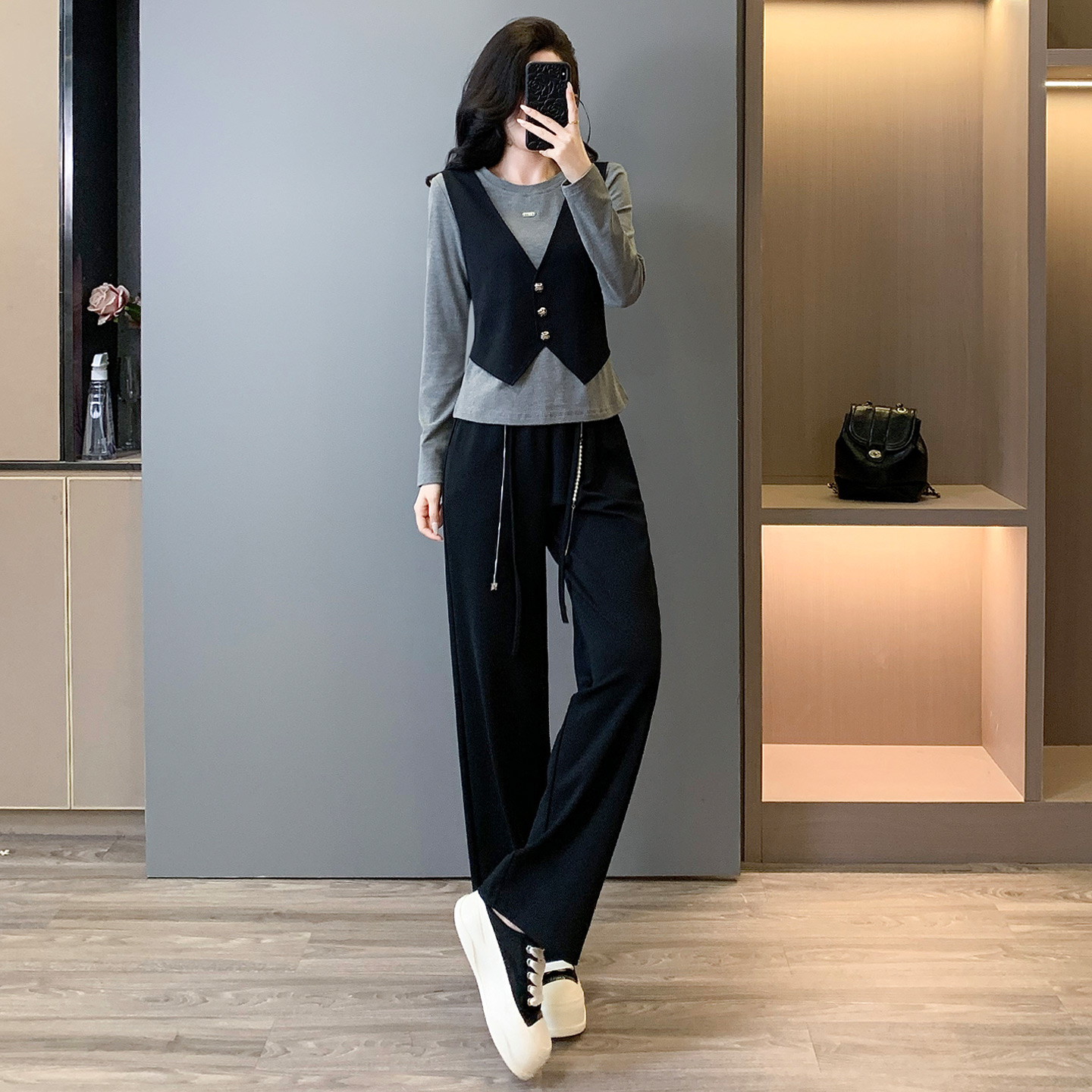 2025秋季穿搭一整套新款休闲运动套装女高级感减龄显瘦大方阔腿裤