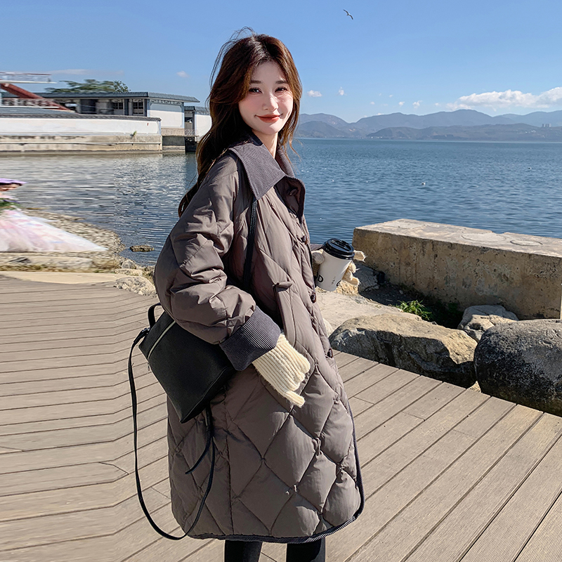 灯芯绒拼接菱格中长款羽绒服女冬季新款灰色加厚白鸭绒外套