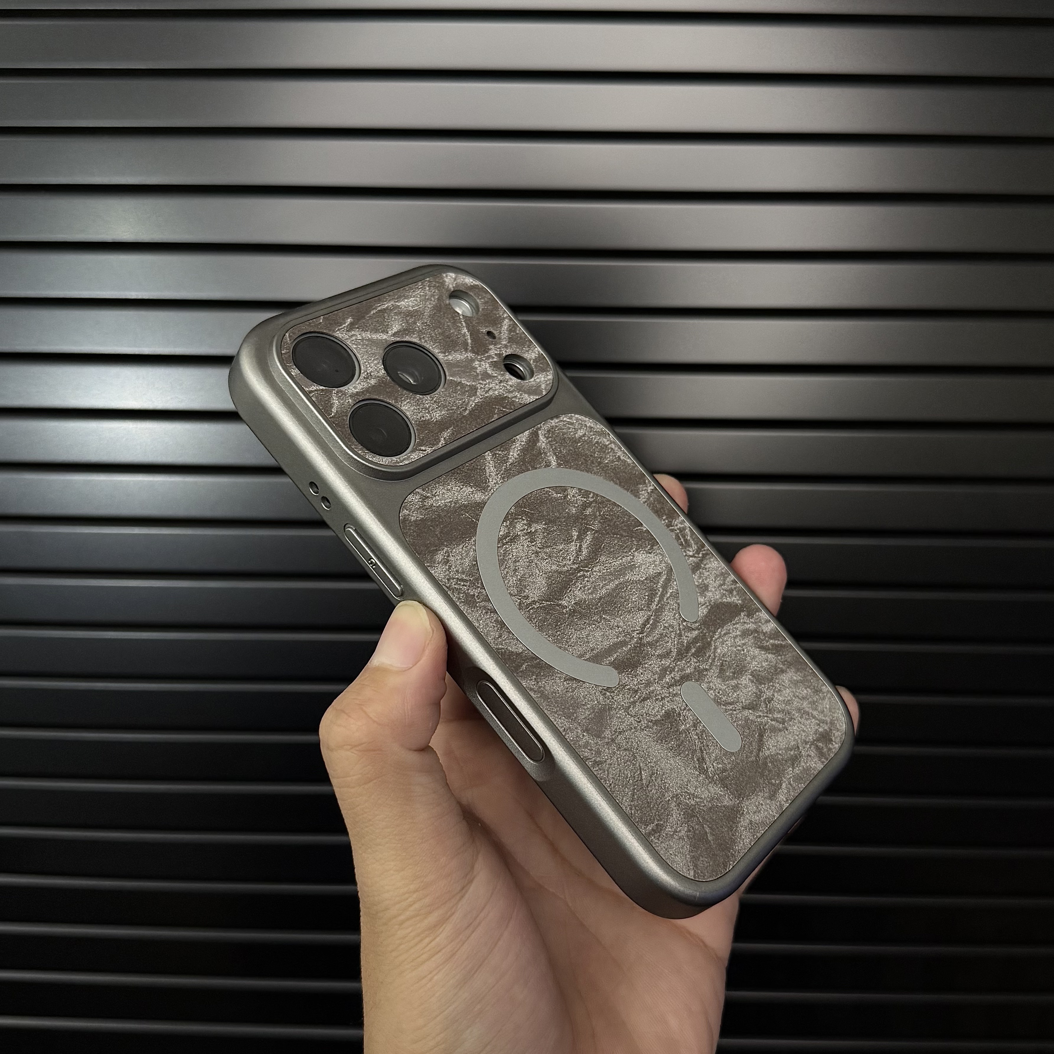 丝绒雪山纹14大视窗秒变适用于苹果16全包15手机壳iphone17promax