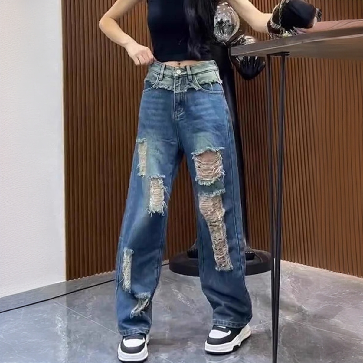 高街风撞色腰头拼接破洞阔腿牛仔裤女秋季新款高腰宽松显瘦直筒裤