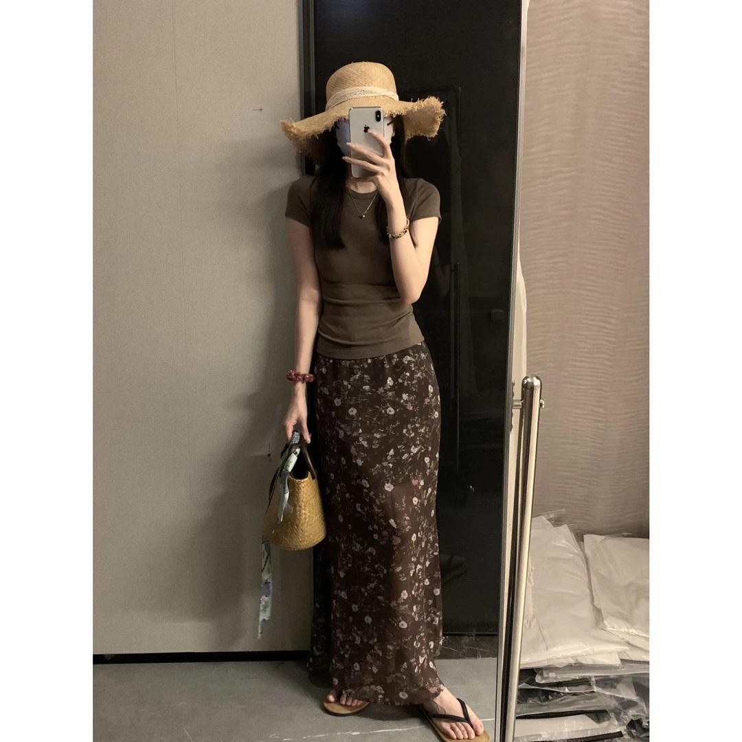 美拉德时尚轻熟风修身显瘦纯色上衣搭配碎花半身裙套装