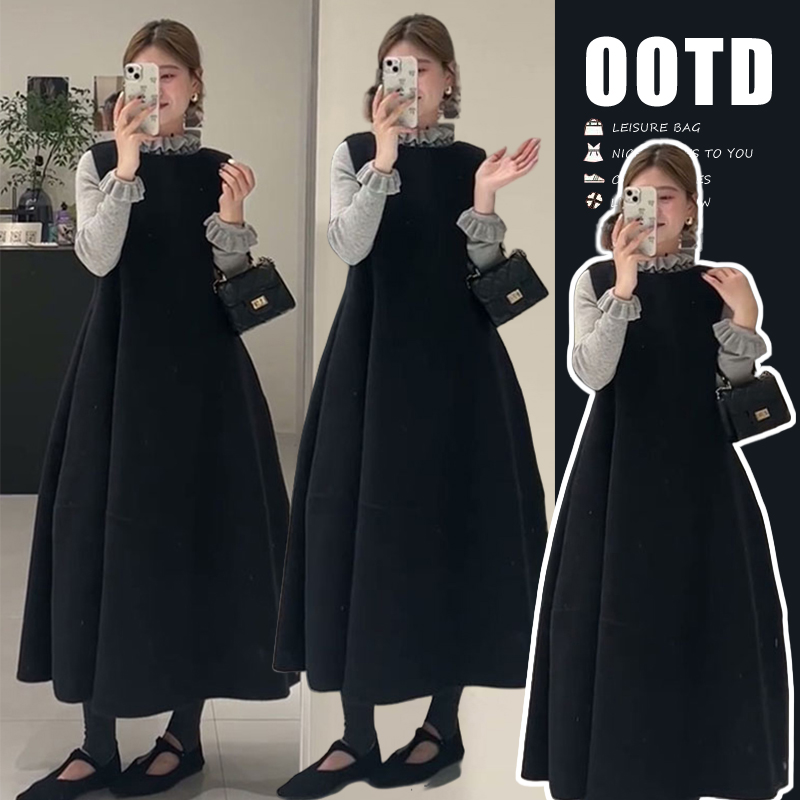 2026年韩系设计感木耳边毛衣上衣+叠穿显瘦背心裙连衣裙百搭