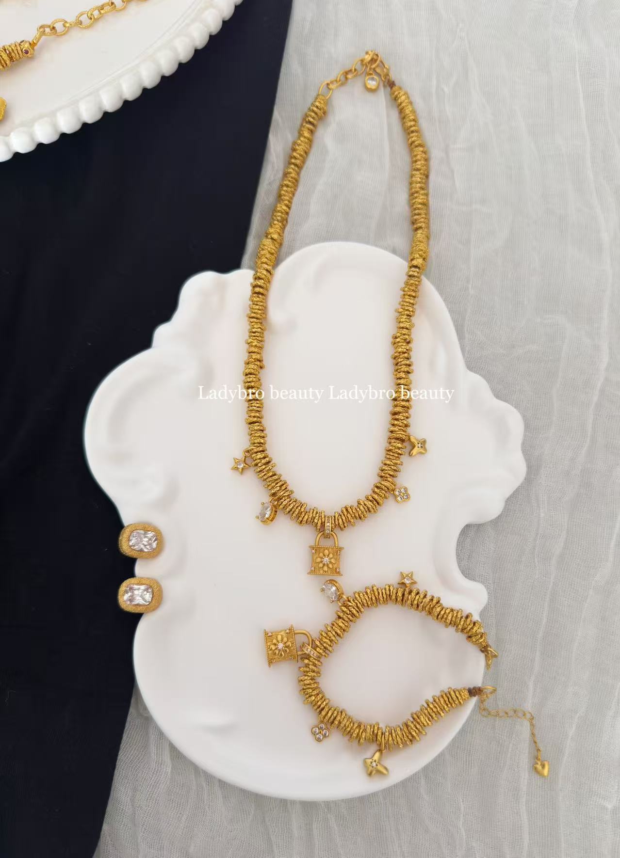 铜合金亚克力项链 高档款财神吞金兽盘缠手链项链三件套中式国风