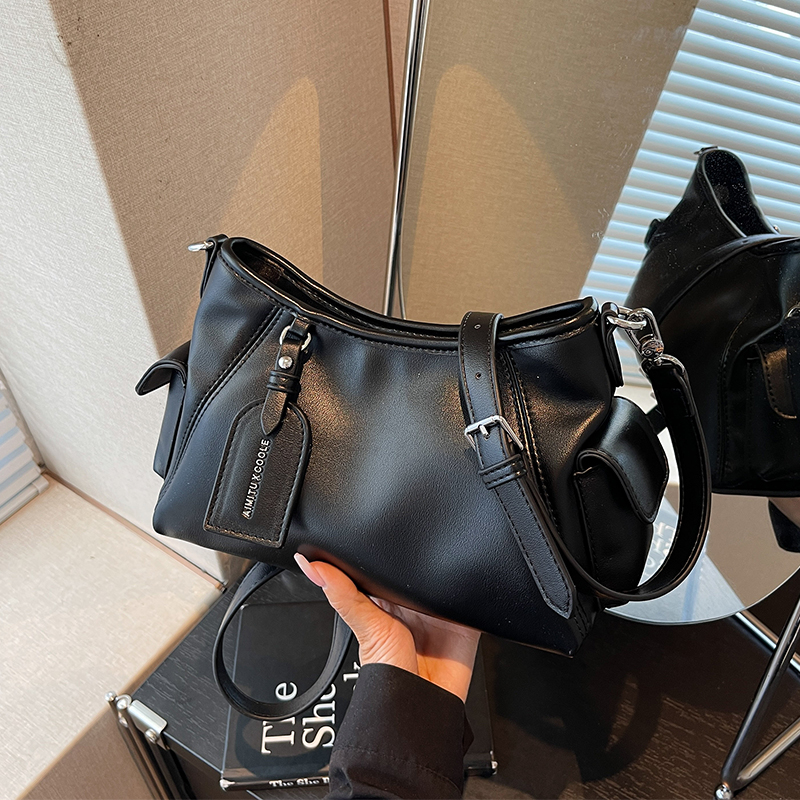 艾米兔女包2025新款潮流时尚韩版休闲简约纯色小众通勤单肩斜挎包