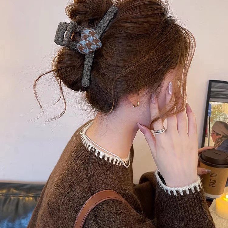 千鸟格爱心头发抓夹女2025新款大号发量大鲨鱼夹后脑勺发夹发饰秋