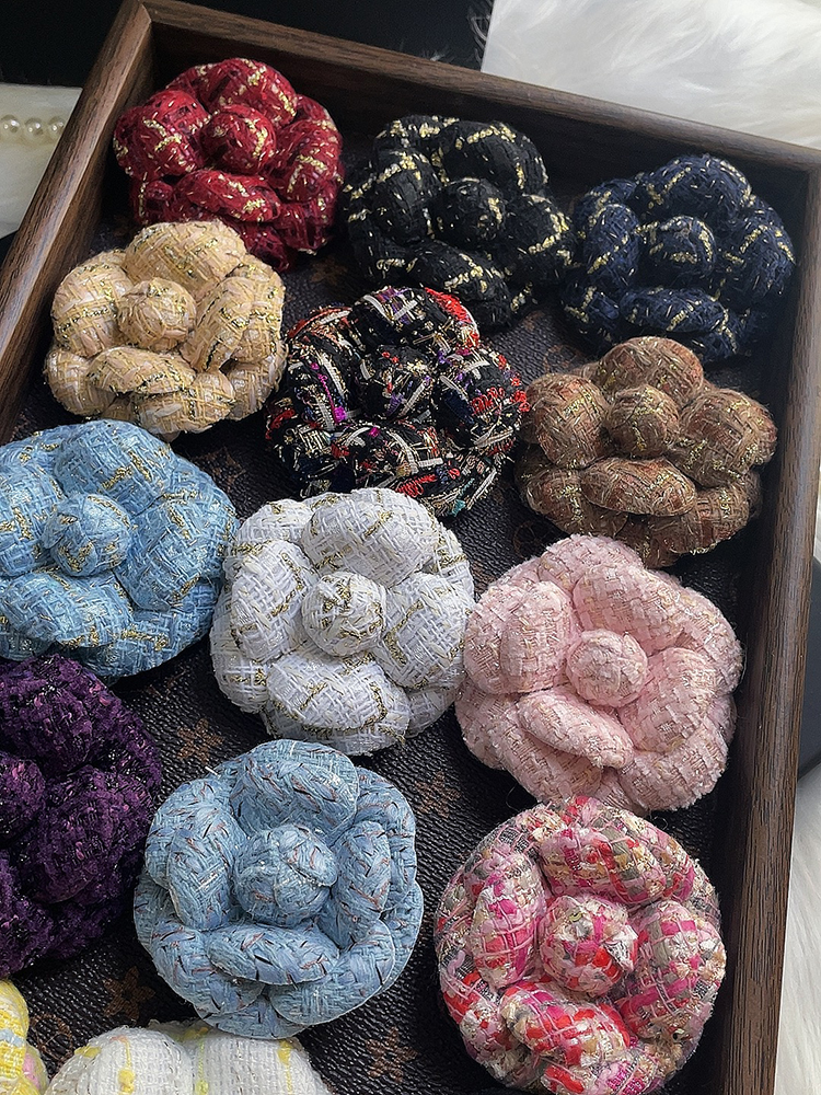 非金属布艺胸针 精品粗花呢山茶花胸针黑金高级小香风优雅胸花