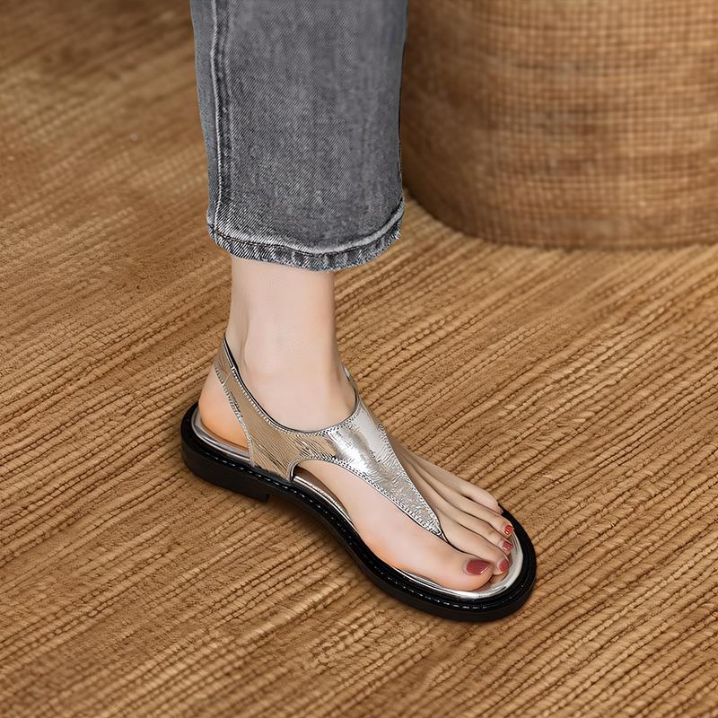 银色夹趾凉鞋女款t字带平底沙滩人字拖鞋皮带扣休闲真皮罗马凉鞋