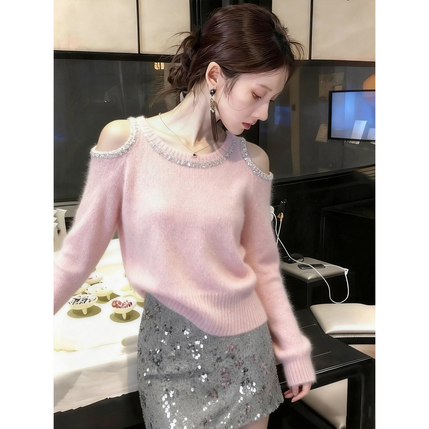 韩系甜美粉色圆领亮片露肩针织衫秋冬2025新款慵懒风减龄软糯毛衣