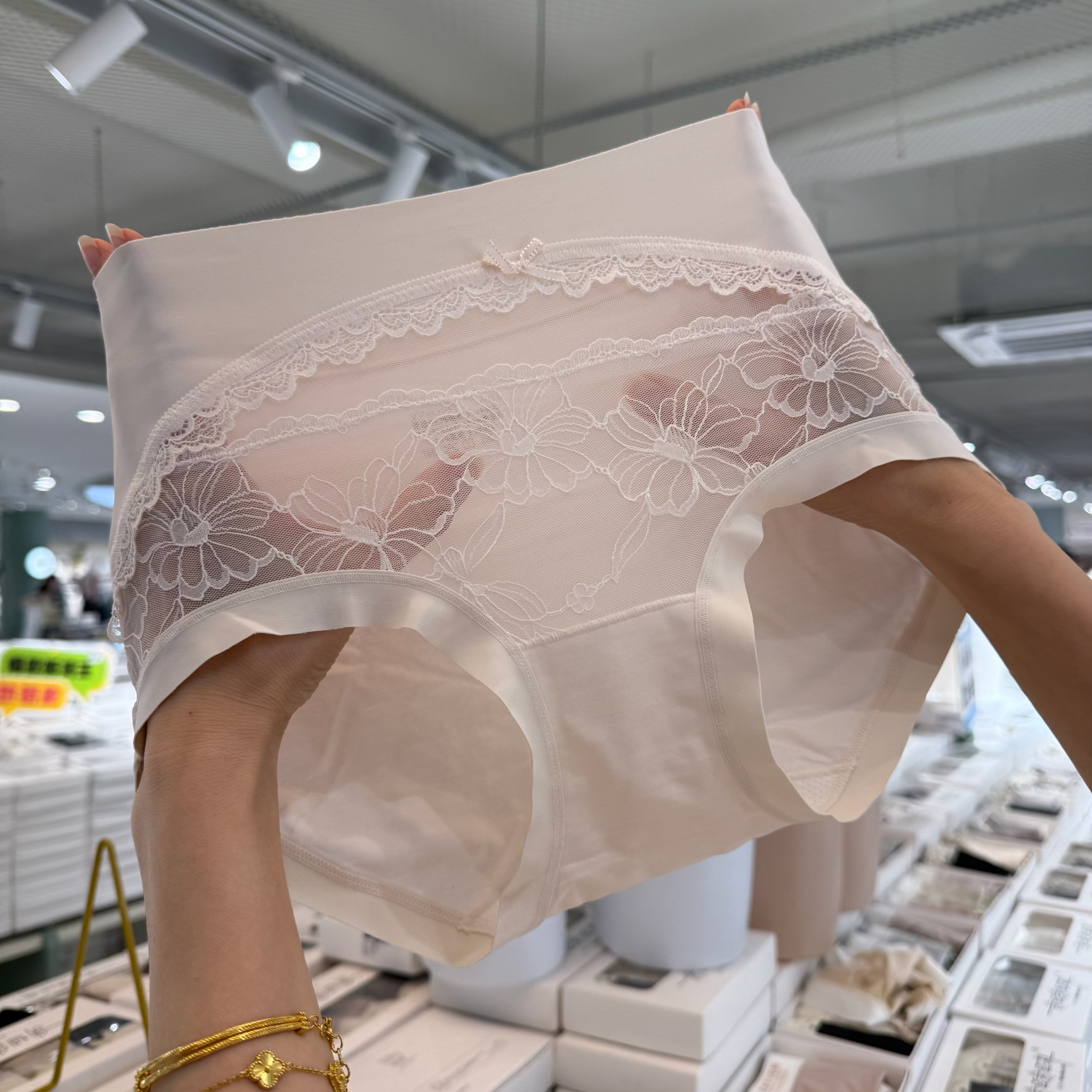 【3条装】1793中腰莫代尔蕾丝提花舒适大包臀女士内裤
