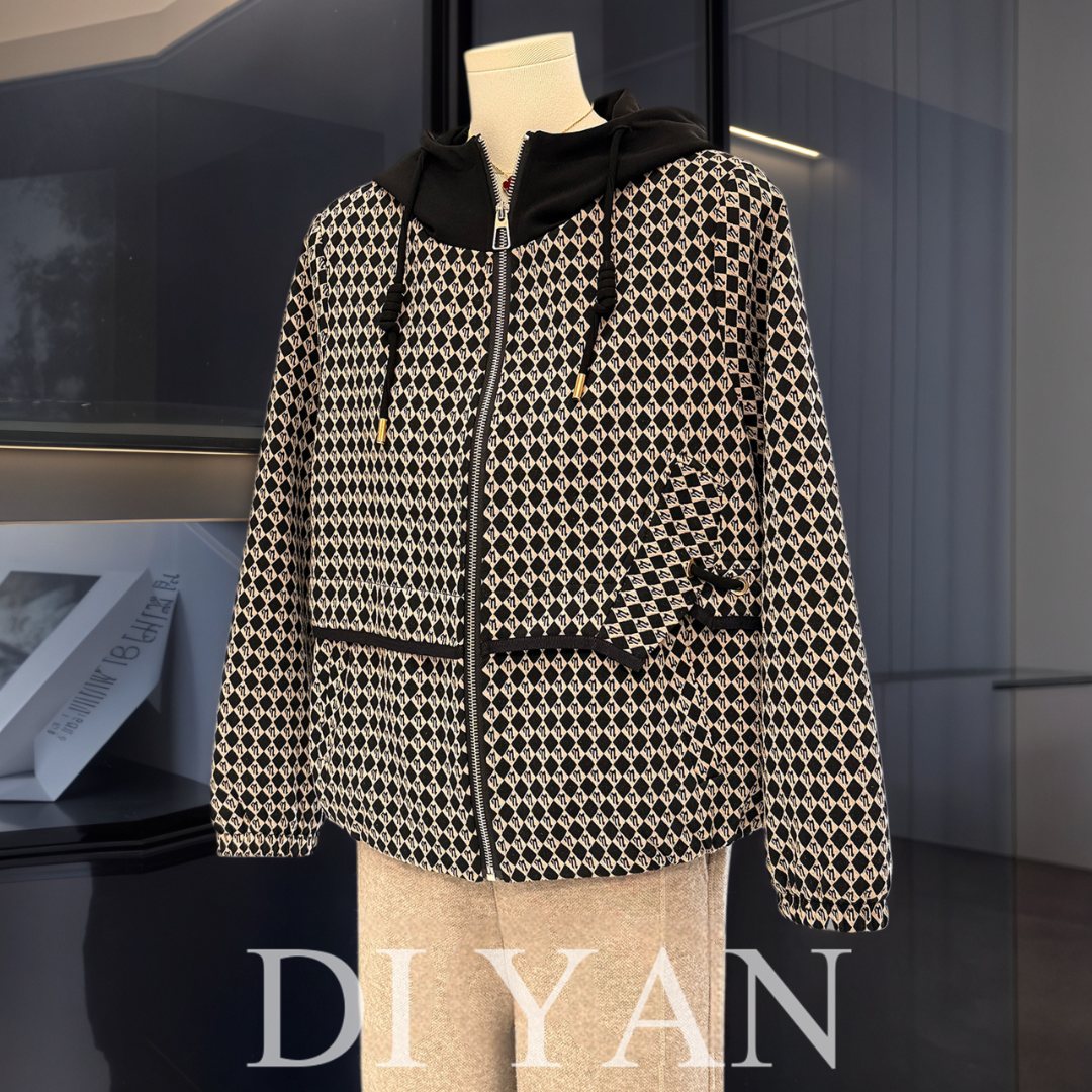 时尚休闲妈妈装外套女开衫连帽秋装新款上衣洋气百搭中老年夹克衫