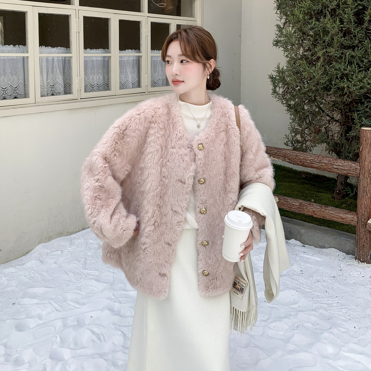 温柔风气质圆领时髦短款外套女2025冬季高雅贵气感皮毛一体外套