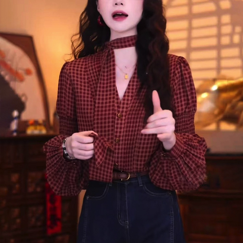 红色飘带v领格子衬衫女士2025新款秋季港风复古减龄洋气宽松上衣