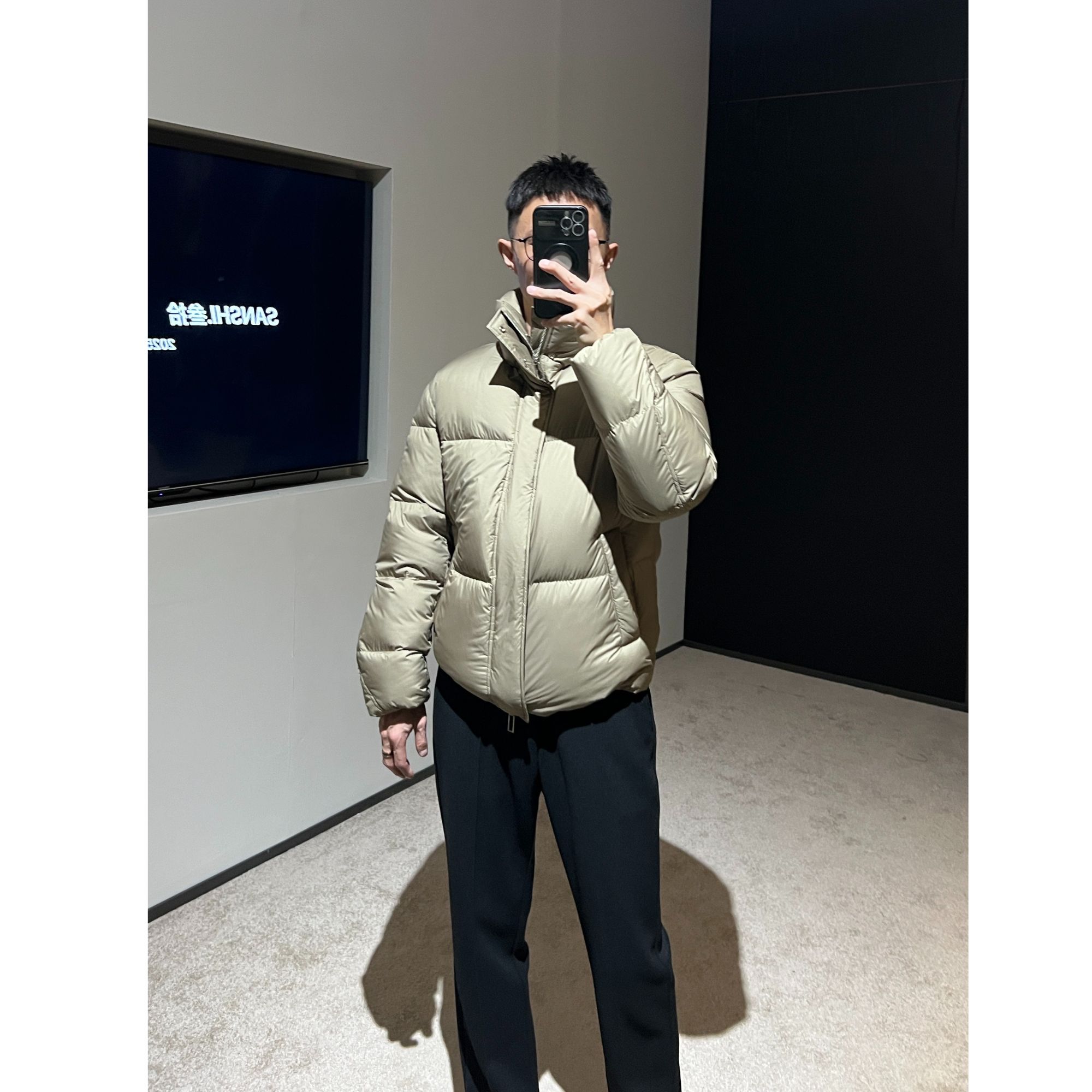 【轻盈奢暖】冬 阿*保暖轻盈三防极简白鸭绒面包羽绒服外套男士