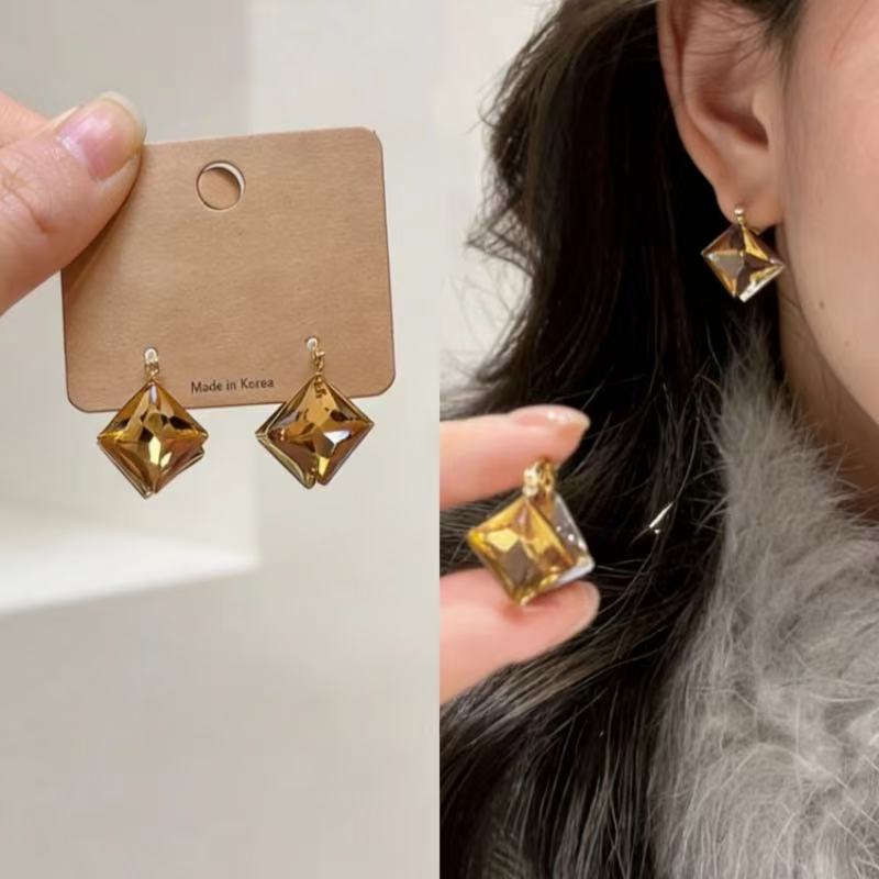 韩国轻奢秋日流光风棕色方块仿锆耳扣耳环设计师款高级感几何耳饰