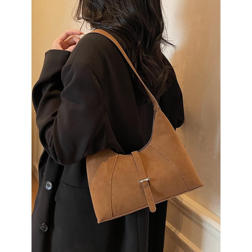 2025早秋新款法式小众高级感饺子包覆古休闲通勤腋下手提包单肩包