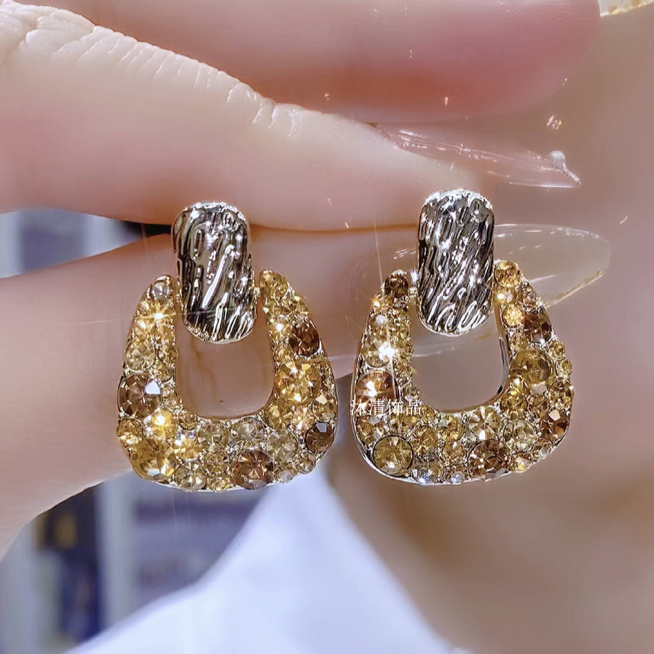 铜合金合成锆石耳饰 个性轻奢精致时尚金银撞色几何耳钉