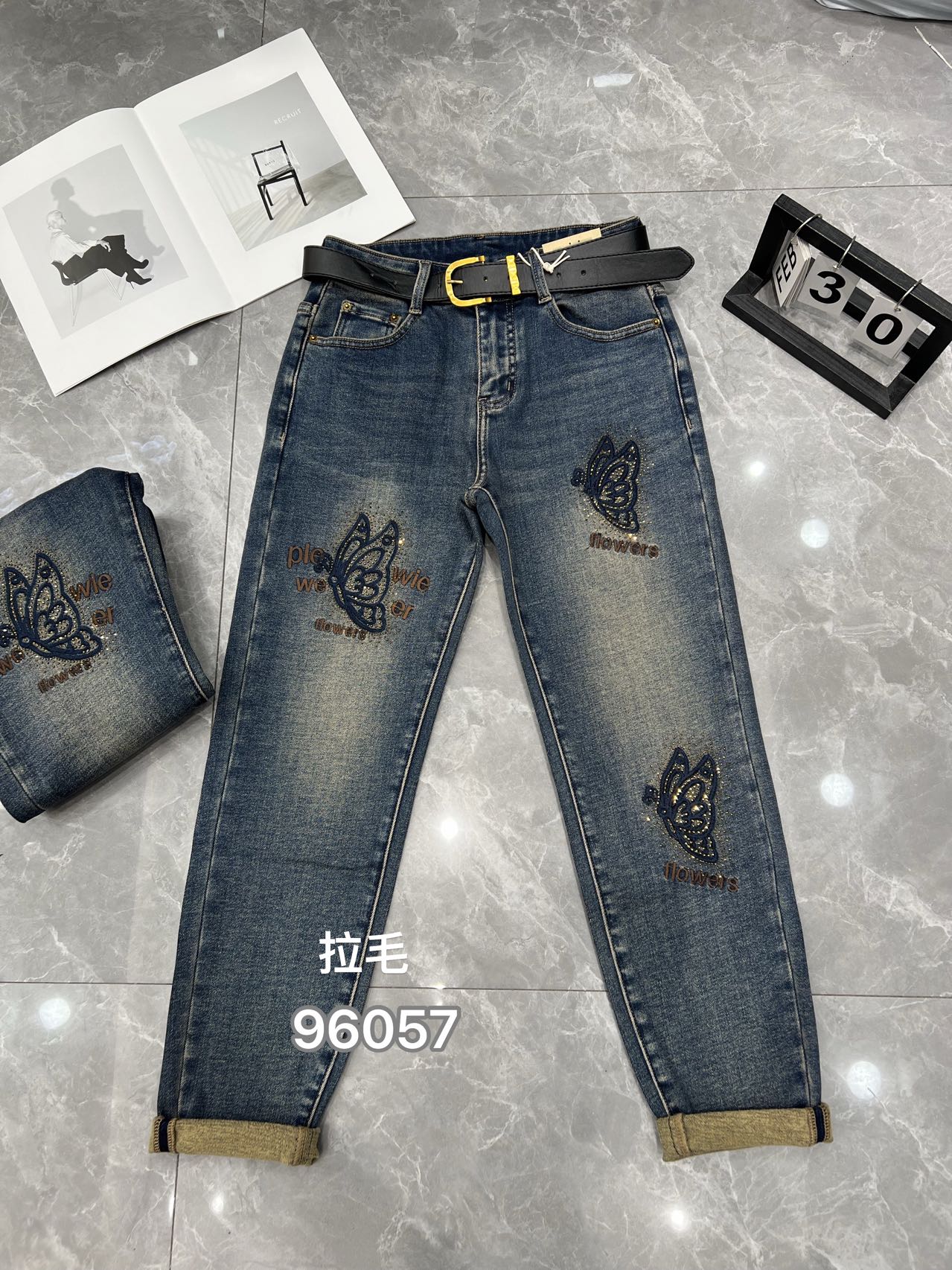 【廷轩】96057刺绣水洗冬季老爹裤弹性破烫钻洞牛仔裤时尚民族风