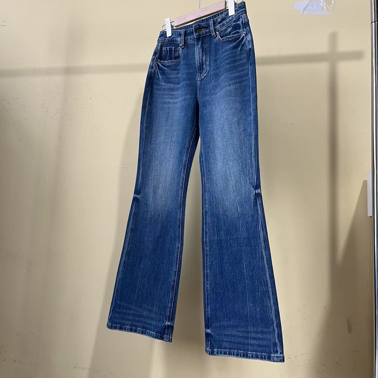 气场微喇//显瘦 显高 显腿长 时尚大牌感 微喇牛仔裤