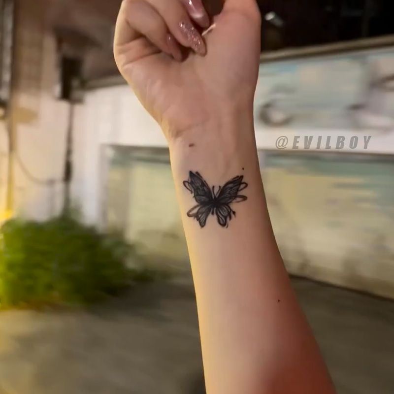 手指蝴蝶小清新草本果汁纹身贴持久防水性感辣妹锁骨腰间逼真刺青