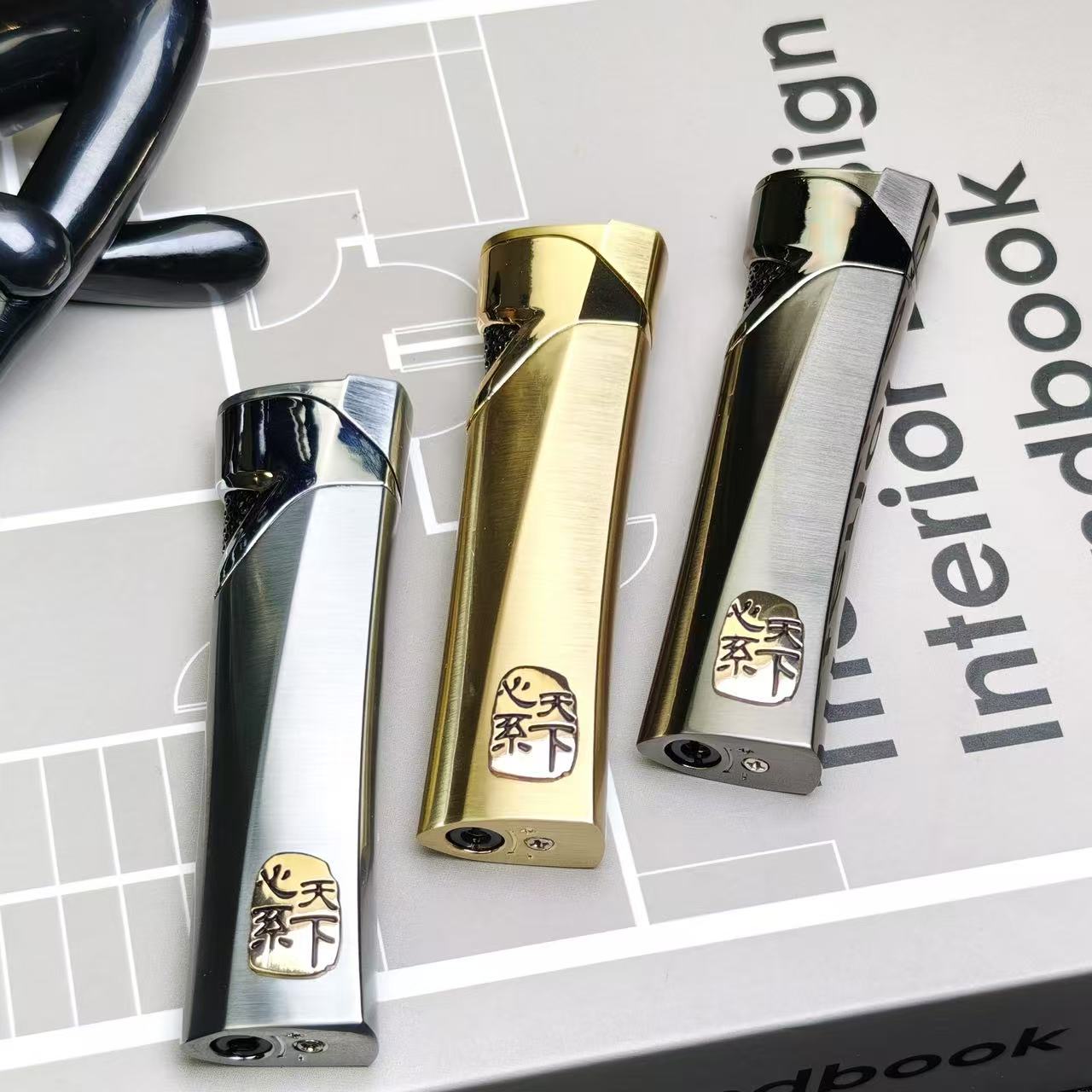 原创手工定制心系天下高颜值充气蓝焰直冲打火机高级轻奢感送男生