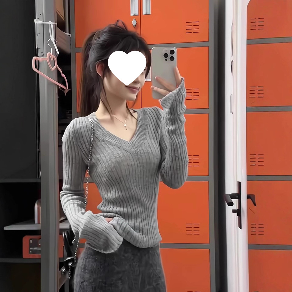 法式灰色v领坑条长袖内搭打底衫女秋季毛衣高级感修身显瘦针织衫